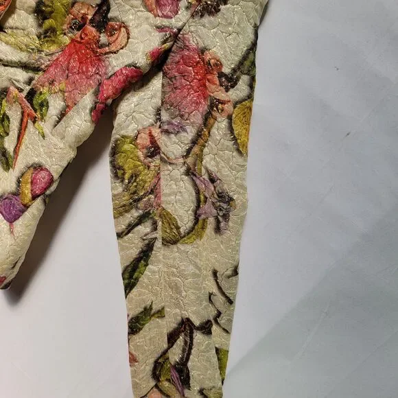 Gorgeous Escada Silk Blend Cream Gold Embossed Floral Blazer US 4 EU 36